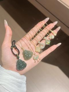 听妈妈的话~要多带福气满满的和田玉项链✨