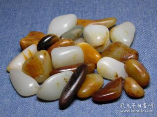 直径18天然新疆和田玉青花籽料像形特色圆珠子吊坠配珠 苏