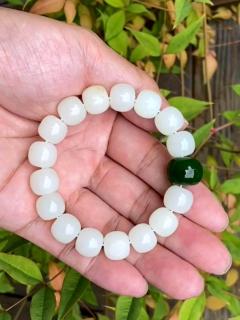 和田玉籽料手串保养小妙招你知道吗