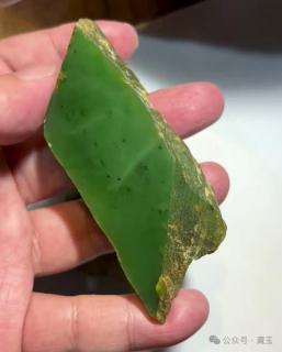 和田玉里的顶级山流水,每一种都极为少见,有一种比籽料还贵!