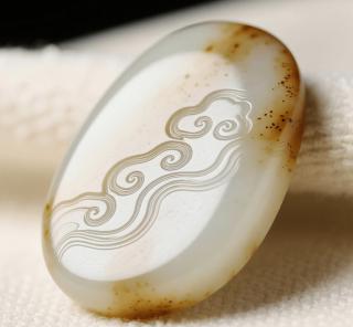 方寸书房藏玉韵:为何顶级企业家皆钟情和田玉?